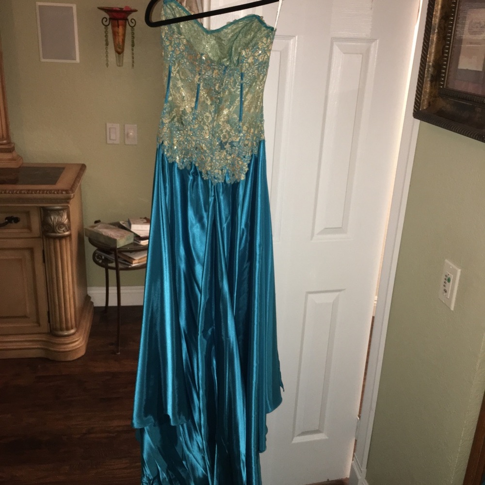 Beautiful Jovani wedding dress